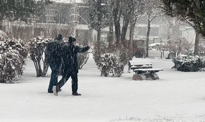 Malatya'da Kar Kalınlığı 40 Santimetreye Ulaştı