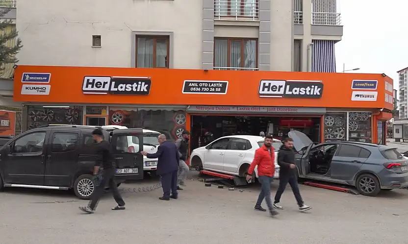 Malatya'da Kış Lastiği Yoğunluğu: Sürücülere 'Güvenlik İçin Değişim Şart' Uyarısı