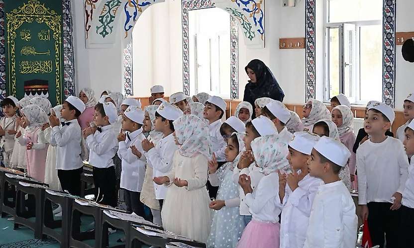 Malatya'da Minik Öğrenciler İçin Bed-i Besmele Töreni Düzenlendi