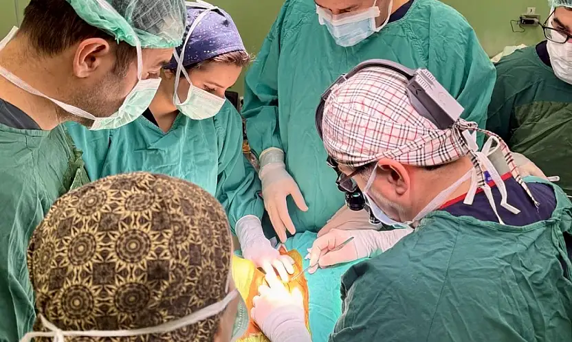 Malatya'da Nadir Ameliyatla Hayata Tutundu