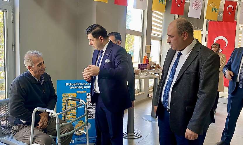 Malatya'da PTT'nin 186. Yılına Özel Kutlama: 186 Müşteriye Anlamlı Hediye