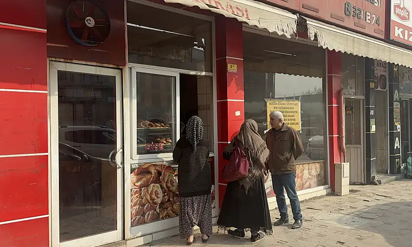 Malatya'da Regaip Kandili'nde Ücretsiz Ekmek Dağıtımı