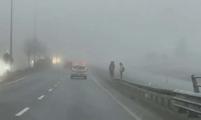 Malatya'da Yoğun Sis Hayatı Olumsuz Etkiledi, Görüş Mesafesi 20 Metreye Düştü