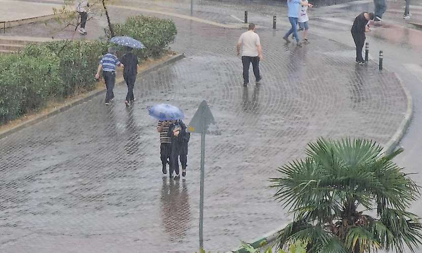 Meteoroloji'den 14 il için sarı kodlu sağanak uyarısı