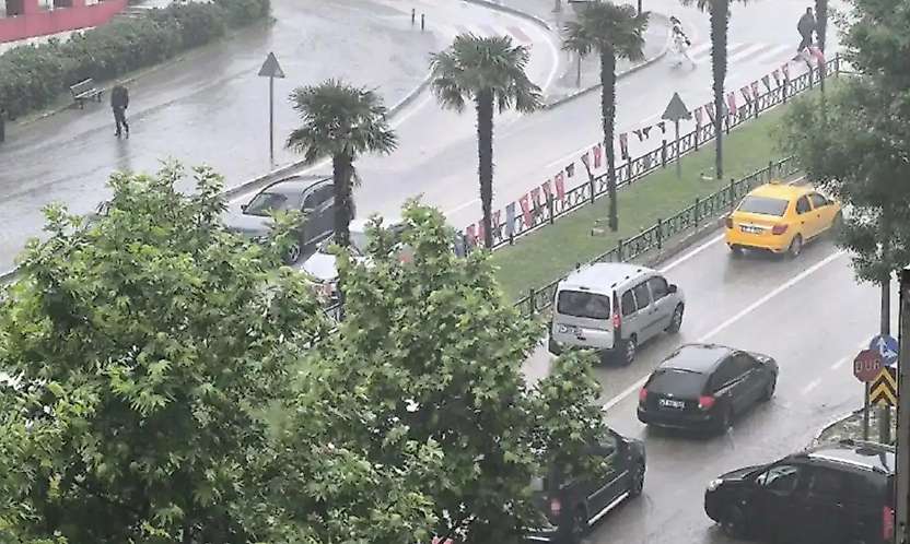 Meteoroloji'den kuvvetli yağış uyarısı: 4 il için alarm