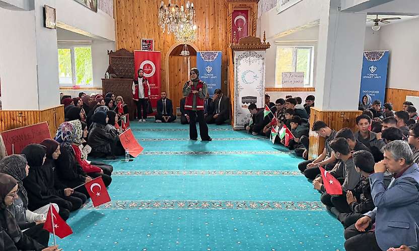 Öğrenciler camide değerleriyle buluştu