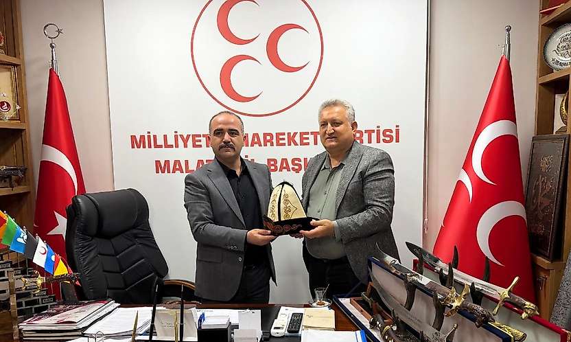 Özpolat'tan Şengönül'e Kırgızistan'dan Anlamlı Ak Kalpak Hediyesi