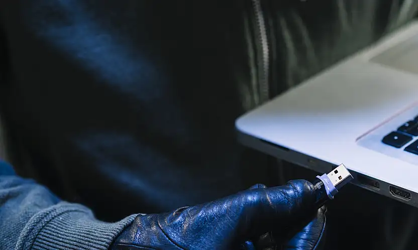 Pegasus ve Casus Yazılımlar: Hedef Sadece Suçlular Değil, Gazeteciler ve Aktivistler de İzleniyor