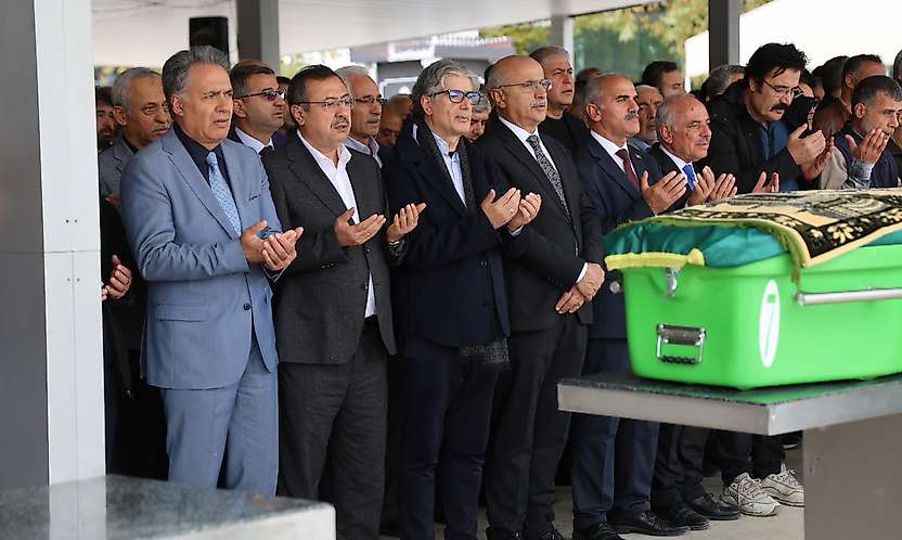 Prof. Dr. Ramazan Özdemir'in Acı Günü! Ağabeyi Toprağa Verildi
