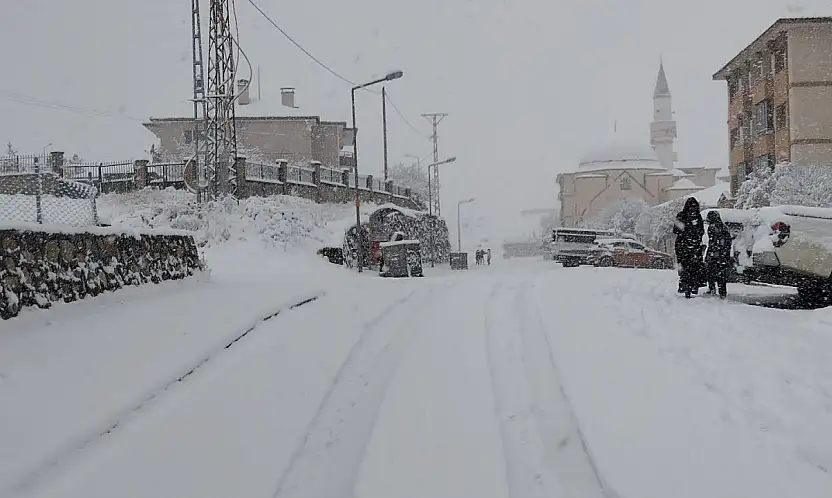 Pütürge Belediyesi, karla mücadele ekipleri sahada