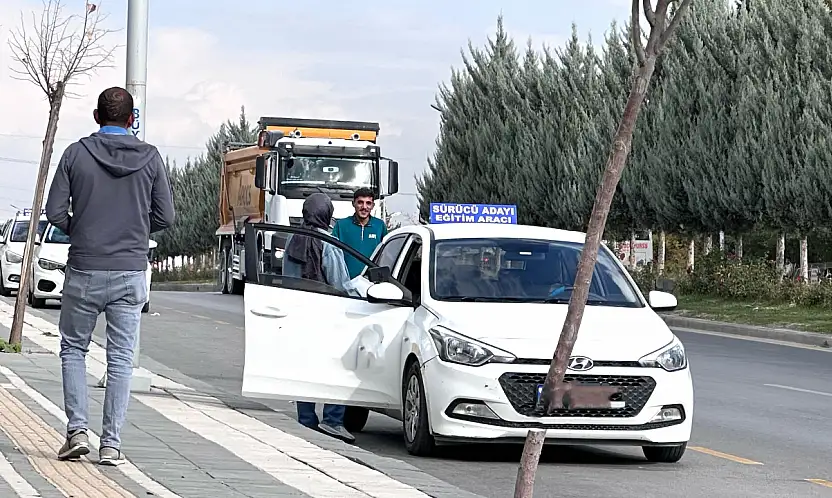 Şehir Mezarlığı Bölgesinde Artan Trafik, Direksiyon Eğitimini Riskli Hale Getirdi
