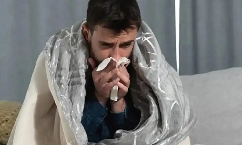 'Şimşek Çakması Gibi Ağrı: Trigeminal Nevralji Yaşamı Durduruyor'