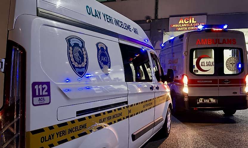 Sohbet Bir Anda Kabusa Döndü! Silah Ateş Aldı, Genç Yaralandı