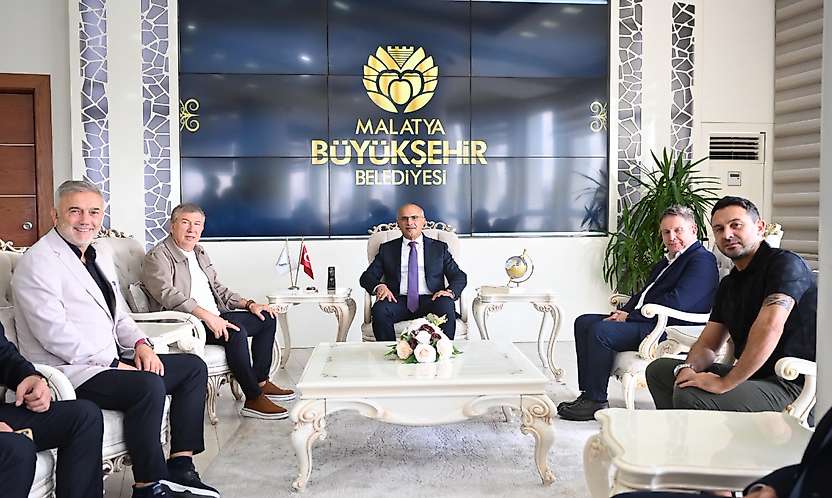 Spor Dünyasının Ünlü İsimlerinden Başkan Er'e Övgü