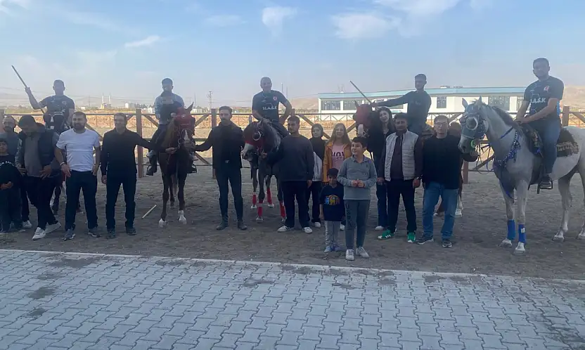 Suat Yıldız'dan Hemşerilere Çağrı: Atlı Cirit Kulübüne Sahip Çıkalım