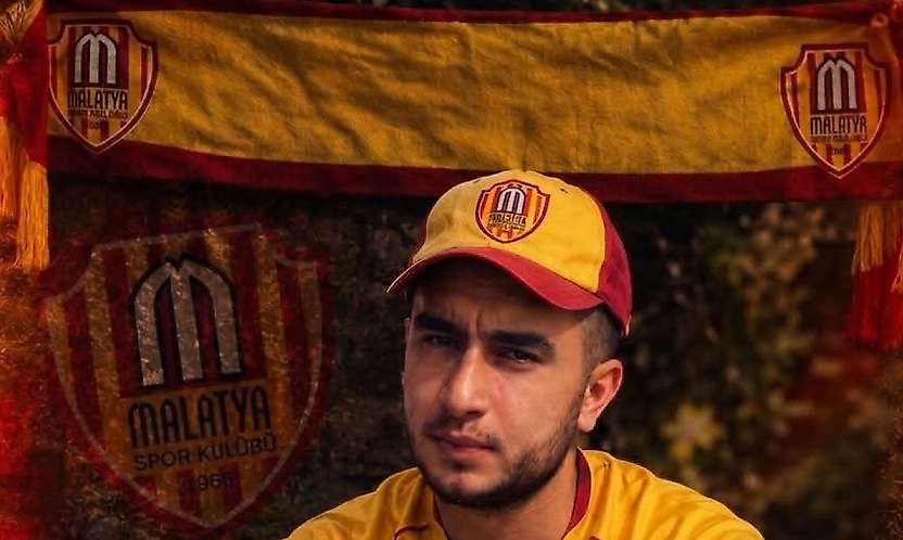 Tribünlerdeki Yeri Boş, Kalbimizdeki Yeri Baki