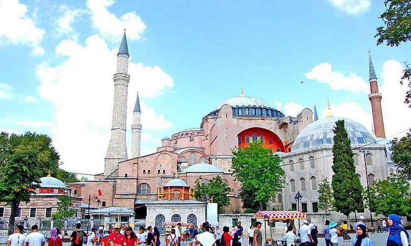 Türkiye turizmden üçüncü çeyrekte 25,5 milyar dolar gelir elde etti