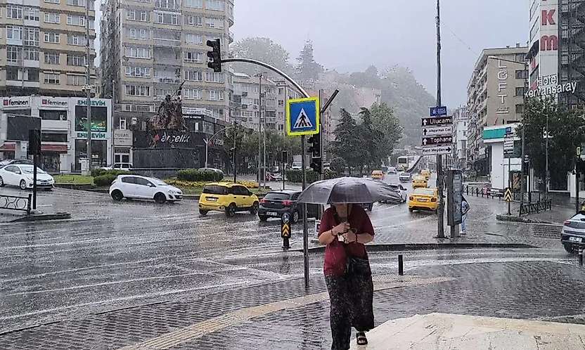 Ülke genelinde yağışlı hava etkili oluyor: Sıcaklıklar düşüyor
