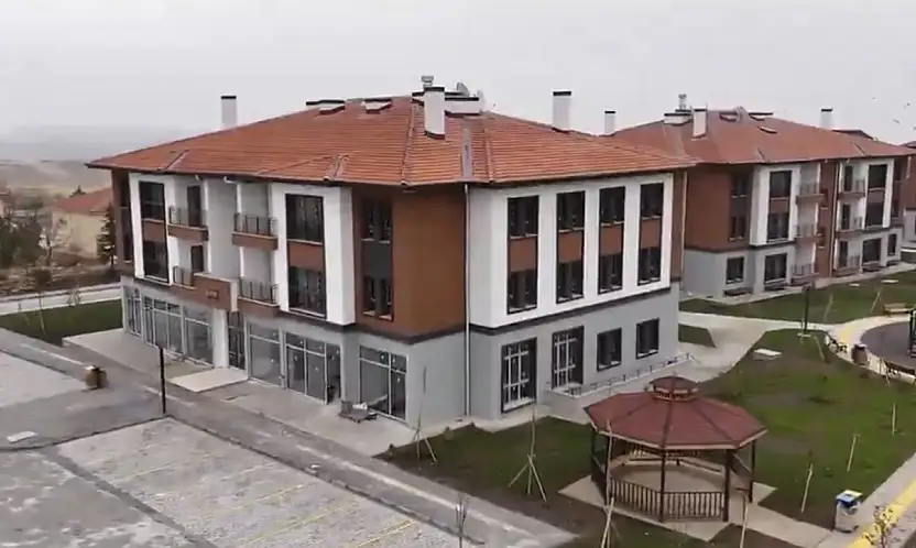 Vali Seddar Yavuz: Arguvan'da Konut Projesi Tamamlandı, Hak Sahipleri Evlerine Kavuşuyor