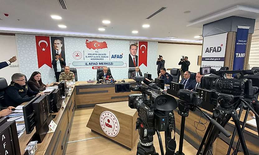 Vali Yavuz: 'Konteynerlerde Kalanların Sayısı 10 Binin Altına Düştü'