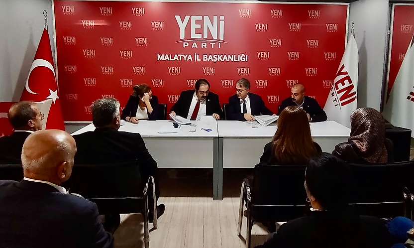 YENİ Parti Malatya'da tek aday Basri İlhan: 'Hem demokrasiye hem Malatya'ya sahip çıkmak için adayım'