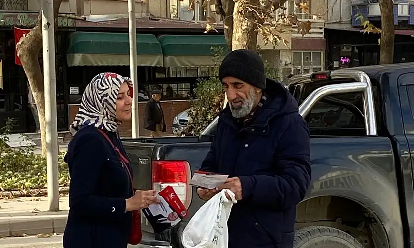 Yeniden Refah Kadın Kolları Sahada: Vatandaşın Gündemi Geçim Derdi