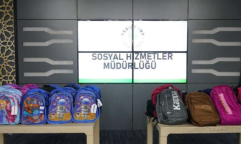 Yeşilyurt Belediyesi'nden İhtiyaç Sahibi Öğrencilere Kırtasiye Desteği