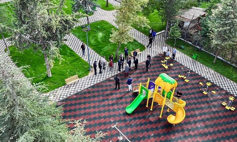 Yeşilyurt'ta Bir Park Daha Yenilendi: Cemal Gürsel Mahallesi'ne Modern Dokunuş