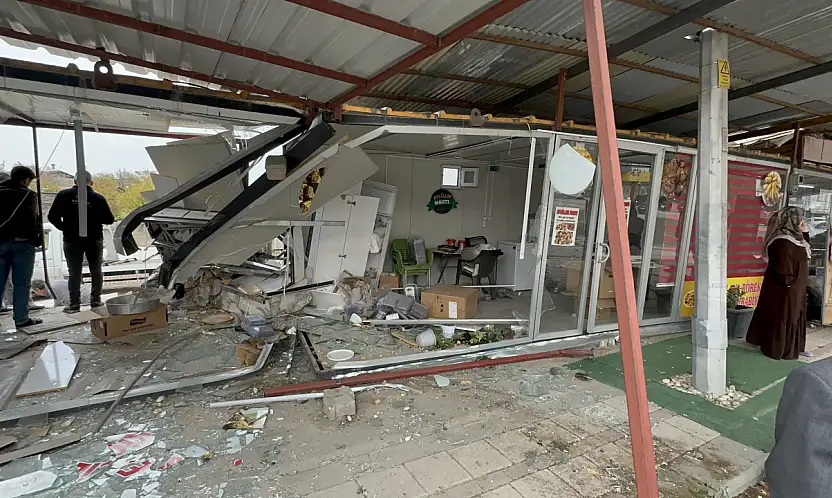 Yeşilyurt'ta Mucize Kurtuluş: Kadın Esnaf Saniyelerle Ölümden Döndü