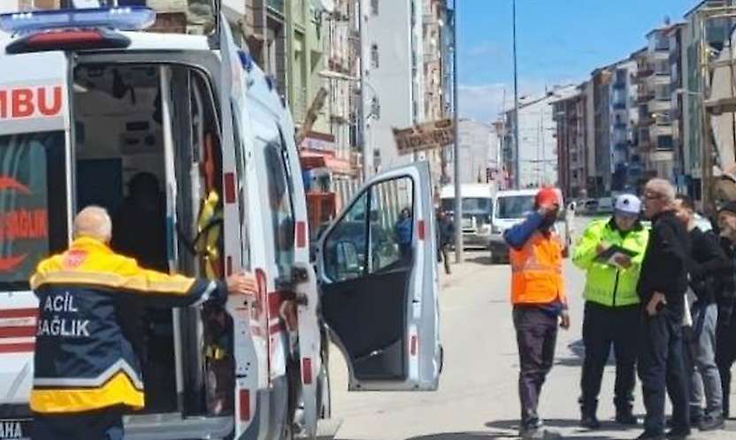 Yeşilyurt'ta Otomobilin Çarptığı Yaya Ağır Yaralandı