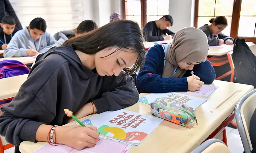 Yeşilyurt'ta Ücretsiz LGS, DYK ve YKS Kurslarına Yoğun İlgi