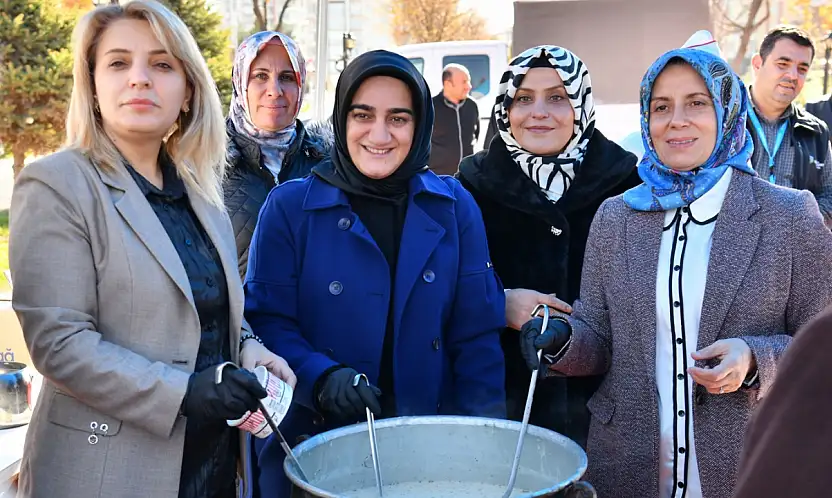 Yeşilyurt'ta Yerli Malı Haftası'na Tarhana Desteği: Malatya'nın Kadim Lezzeti Vatandaşlarla Buluştu