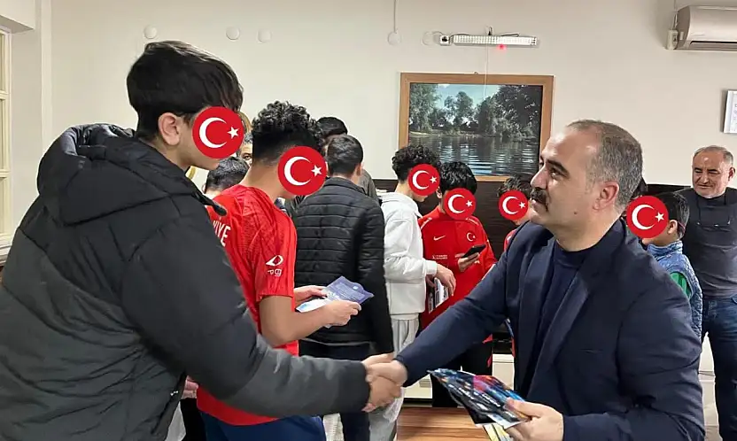 Yetiştirme Yurdunda Kalan Gençlere Ülkü Ocakları'ndan Moral Ziyareti