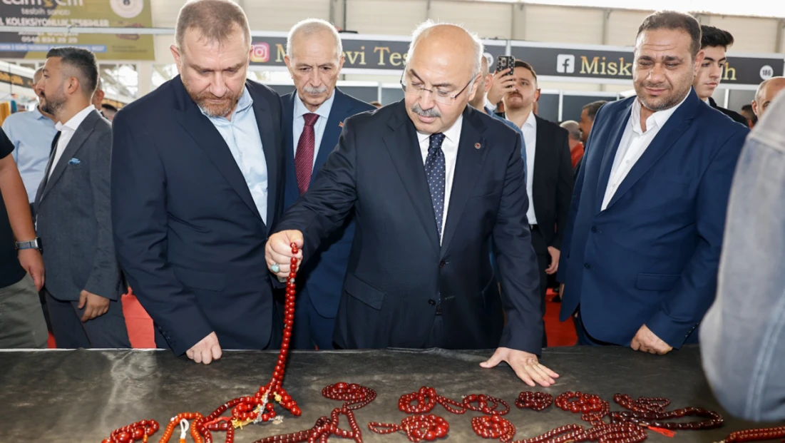 Adana'da '3. Tesbih ve Doğal Taşlar' fuarı yoğun ilgi gördü