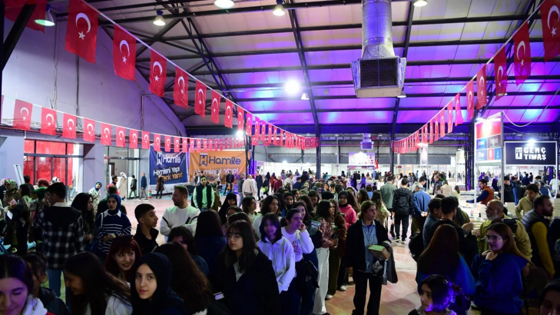 10. Malatya Anadolu Kitap Ve Kültür Fuarı'na Okurların İlgisi Yoğun