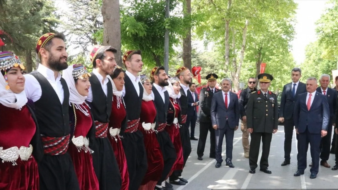 19 Mayıs Atatürk'ü Anma, Gençlik ve Spor Bayramı kutlandı