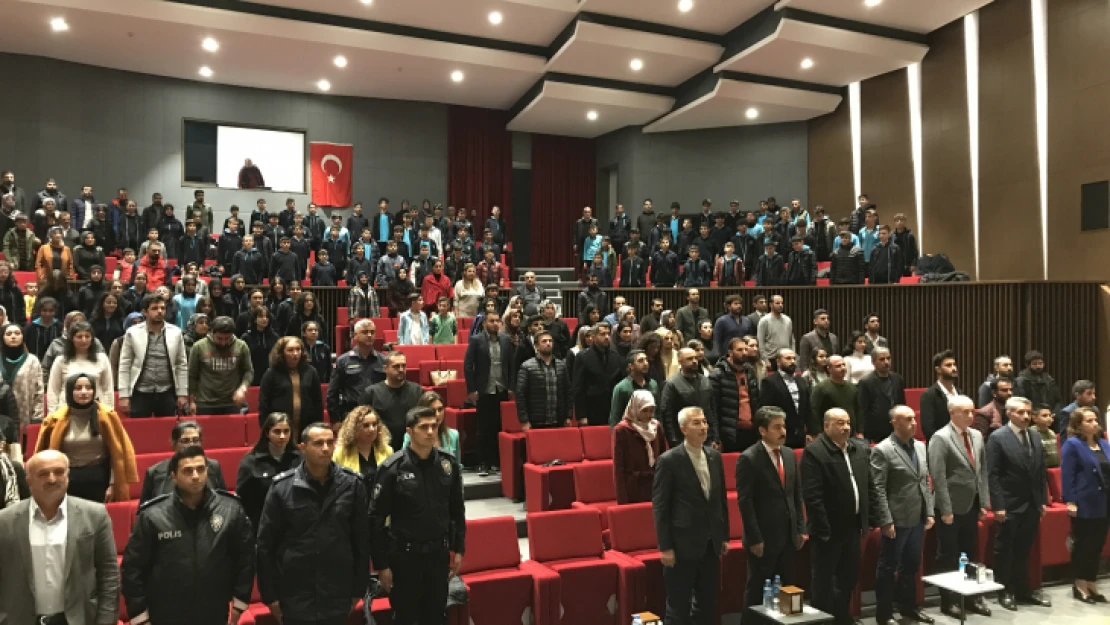 24 Kasım Öğretmenler Günü Arapgir'de Kutlandı