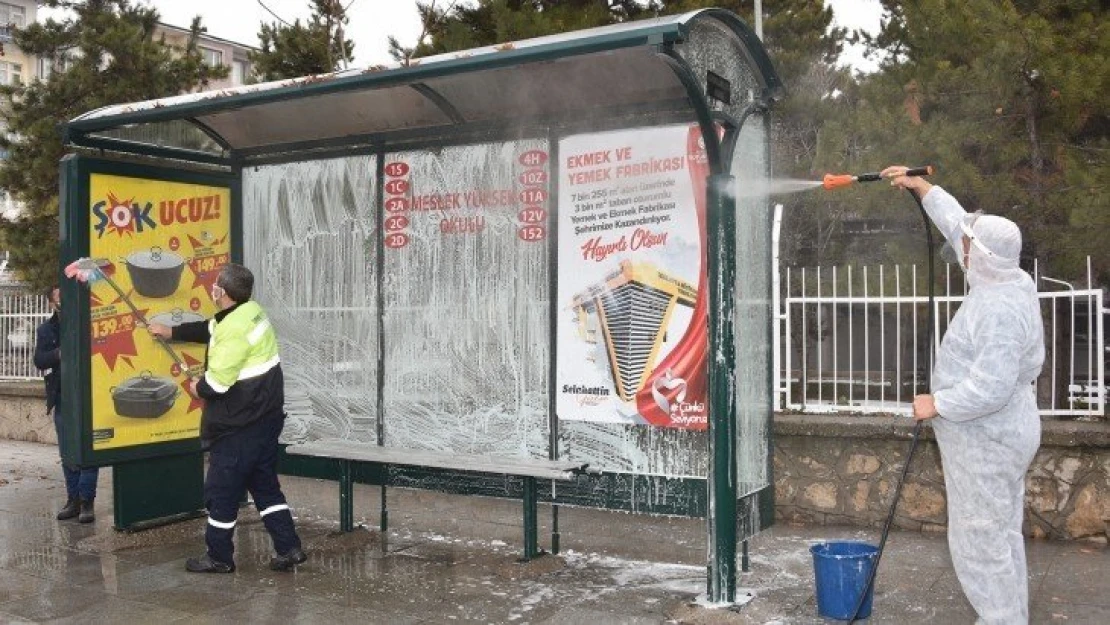 488 Otobüs Durağı Ve 58 Trambüs İstasyonu Düzenli Olarak Temizleniyor