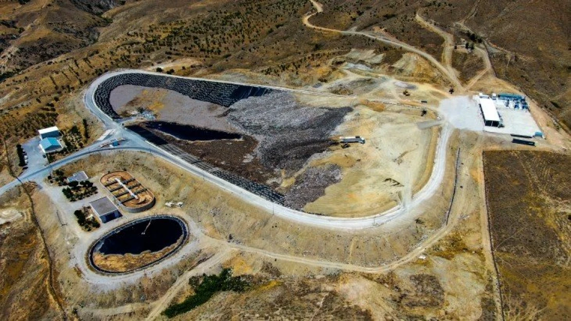 500 ton çöp düzenli depolanıp, arıtılıp, enerji üretir hale getiriliyor.