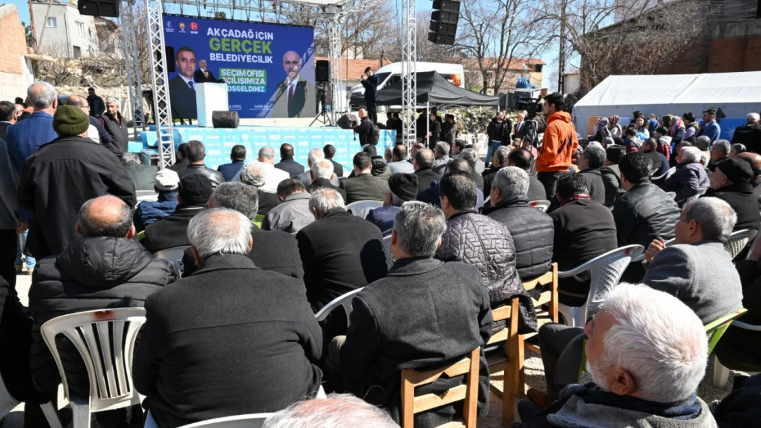 AK Parti Büyükşehir Belediye Başkan Adayı Sami Er, Akçadağ İlçesindeydi