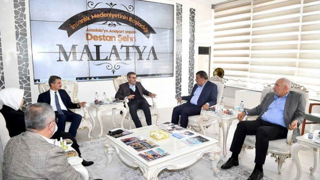 Ak Parti Grup Başkanvekili Mahir Ünal, Büyükşehir Belediyesini Ziyaret Etti