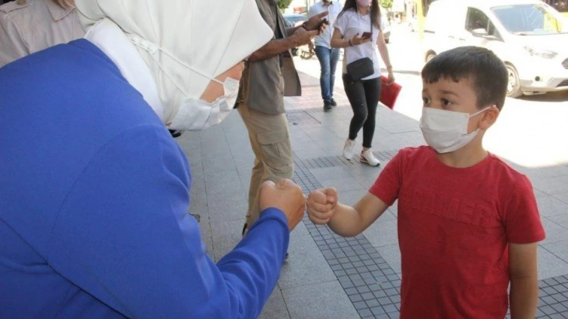 AK Partili Çalık, Malatya'da esnafları ziyaret etti