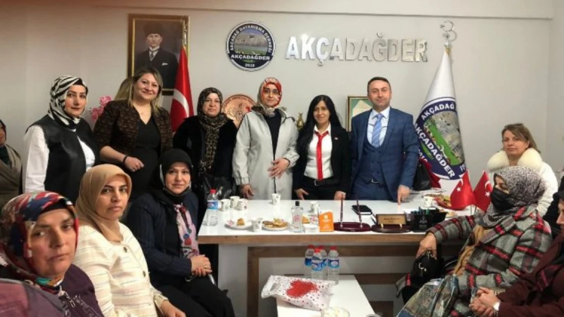 Akçadağ Dayanışma Derneği'nden Kadınlara Özel Kutlama Proğramı