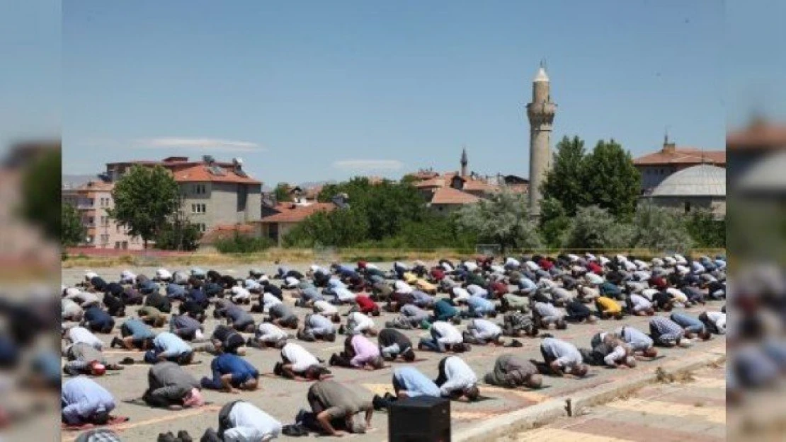 Araç Kullanmamak Kaydıyla en yakın camide Cuma Namazı kılınabilecek