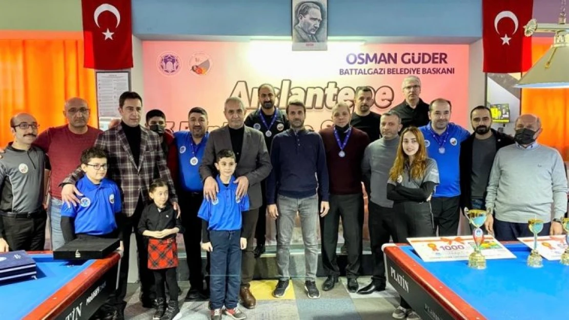 'Arslantepe 3 Bant Bilardo Şampiyonası nefes kesen final müsabakasıyla sona erdi.