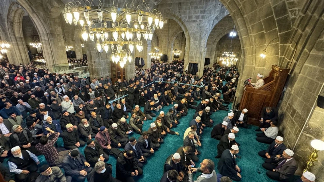 Asırlık geleneği '1001 Hatim' tamamlanarak duası yapıldı