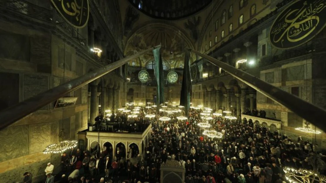 Ayasofya Camii'nde 88 yıl sonra ilk teravihi, Diyanet İşleri Başkanı Erbaş kıldırdı