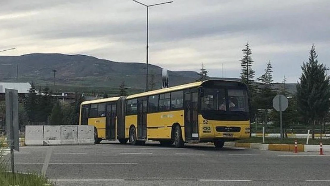 Azerbaycandaki 182 Türk Vatandaşı Malatya'ya getirildi