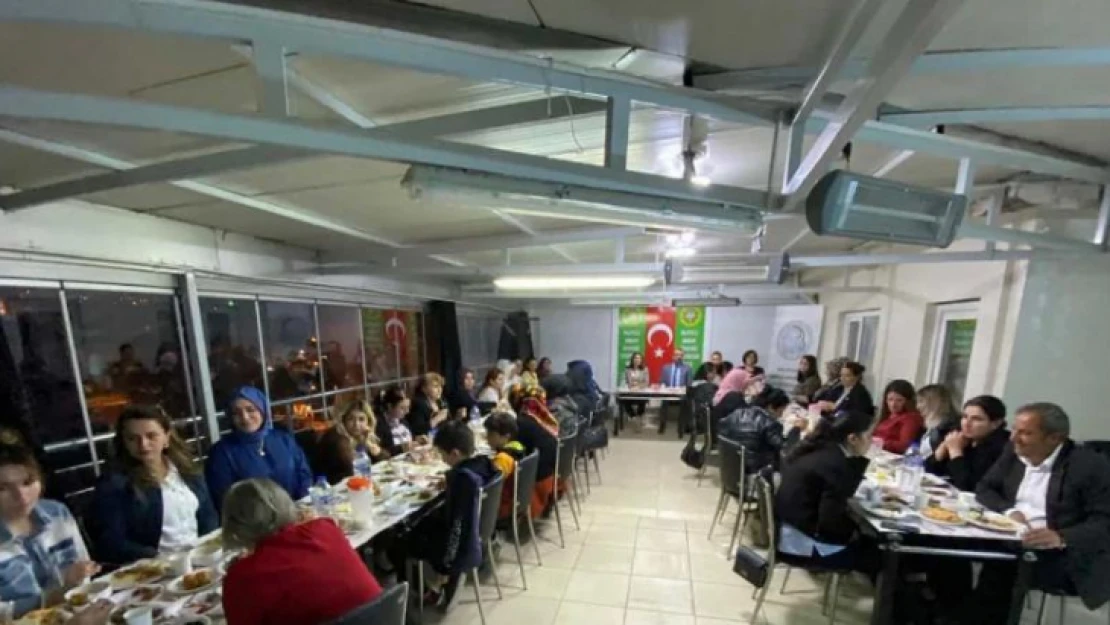 Başkan Akın, kadın girişimciler gurubu ve kadın yetiştiriciler ile iftar programında bir araya geldi.