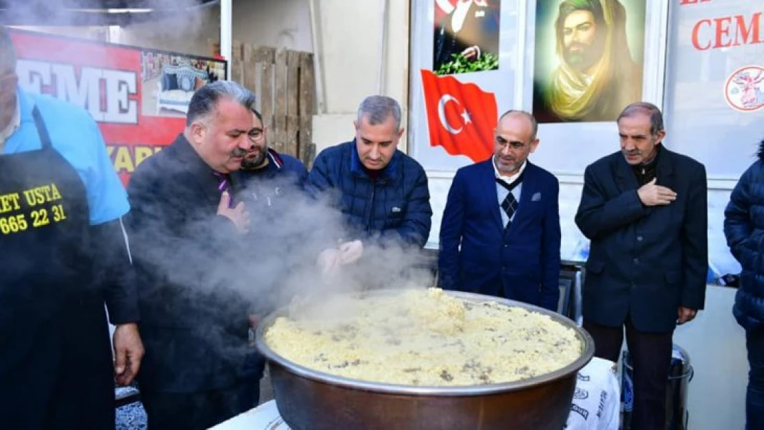 Başkan Çınar, Paşaköşkü Erenler Cemevinde Düzenlenen Lokma Etkinliğine Katıldı